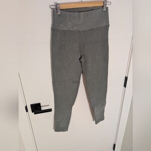 🧡 Offline by Aerie Ribbed High-Rise Cropped Leggings Green Gray Size M